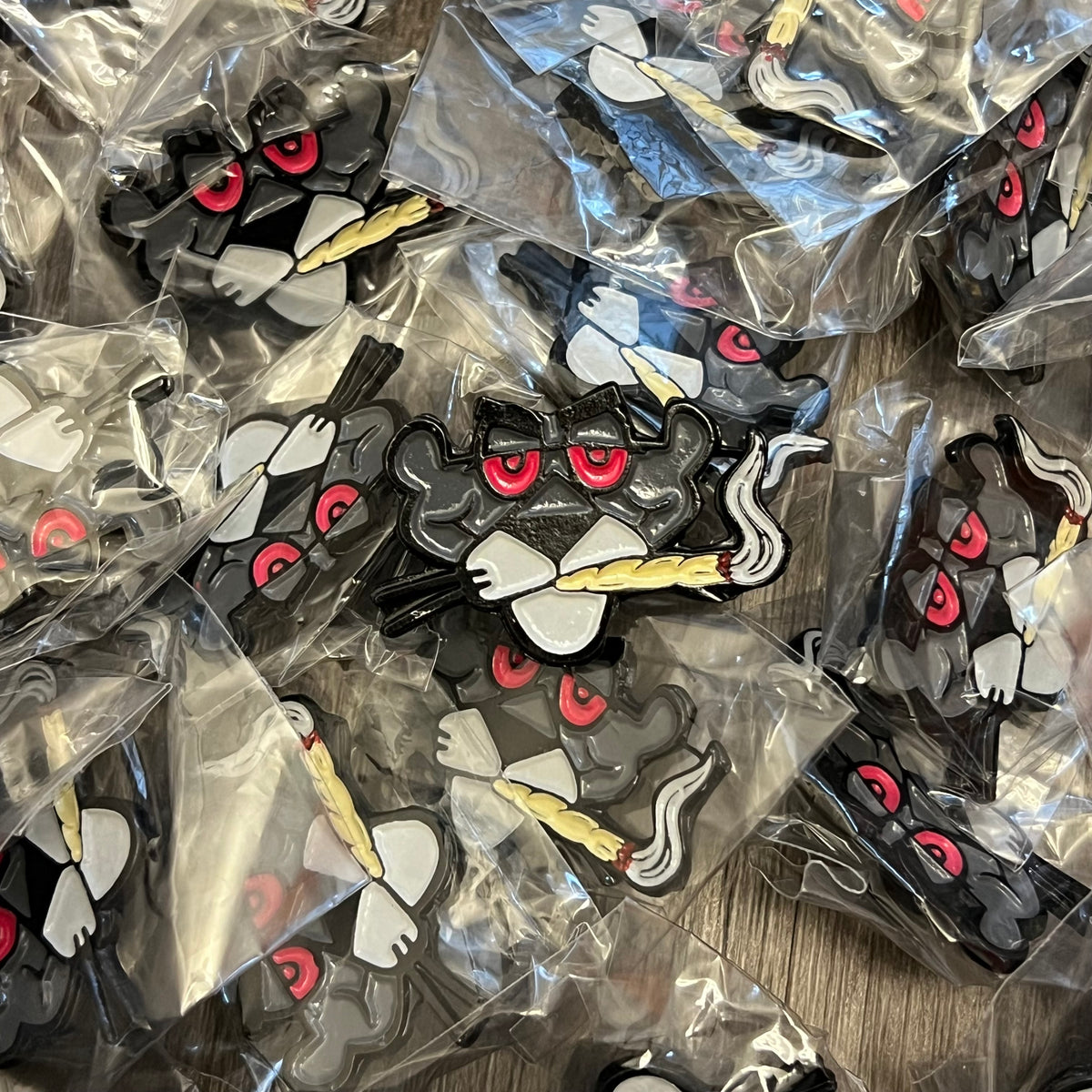 Pin metálico