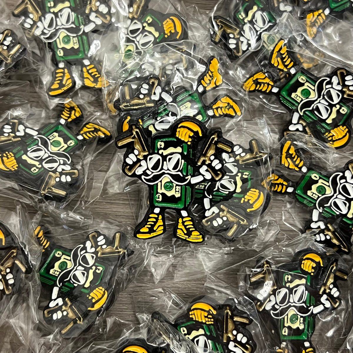 Pin metálico