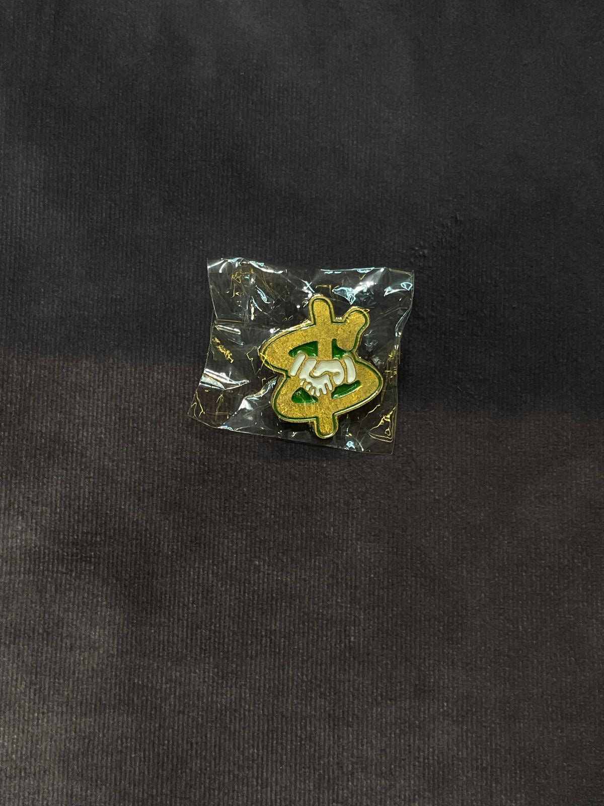 Pin metálico