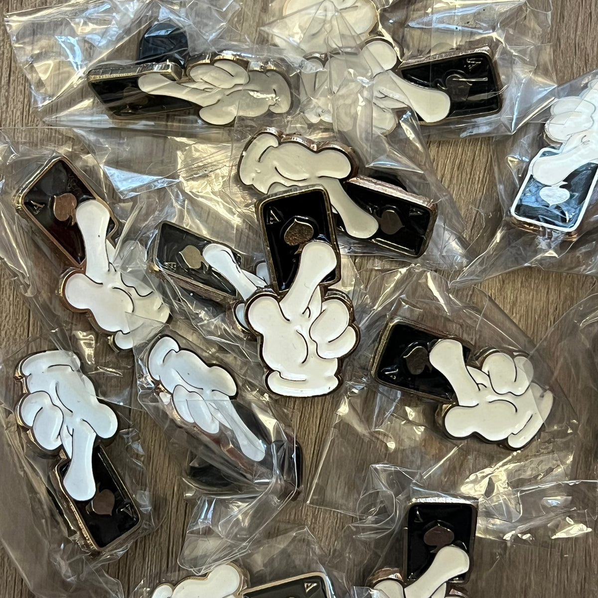 Pin metálico
