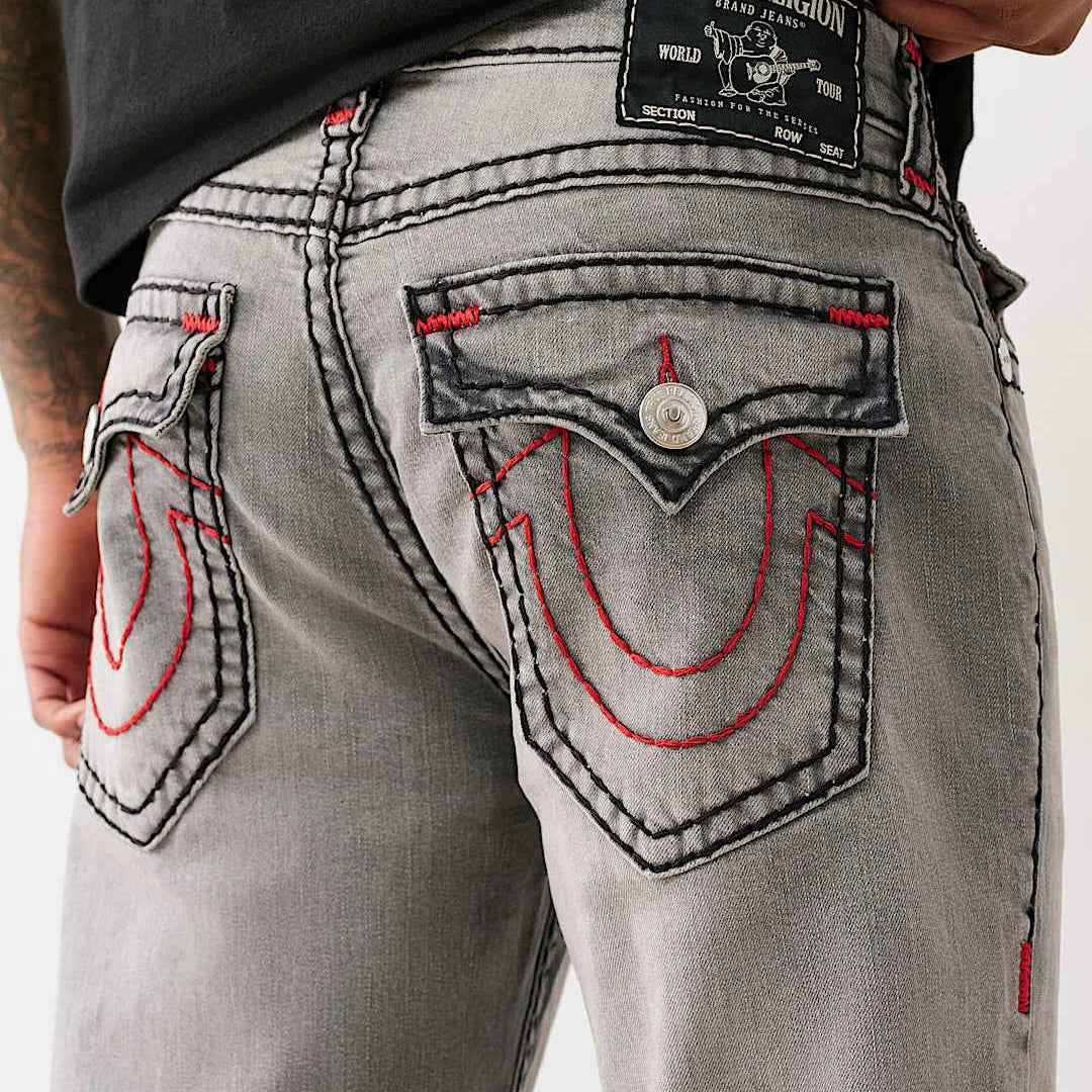 TRUE RELIGION
Corte Bylly
Relaxed Bootcut