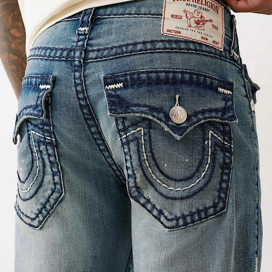 TRUE RELIGION
Corte Ricky
Relaxed Straight
