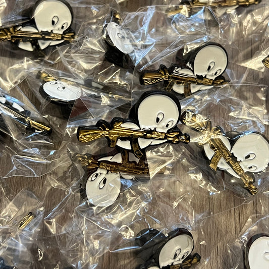 Pin metálico