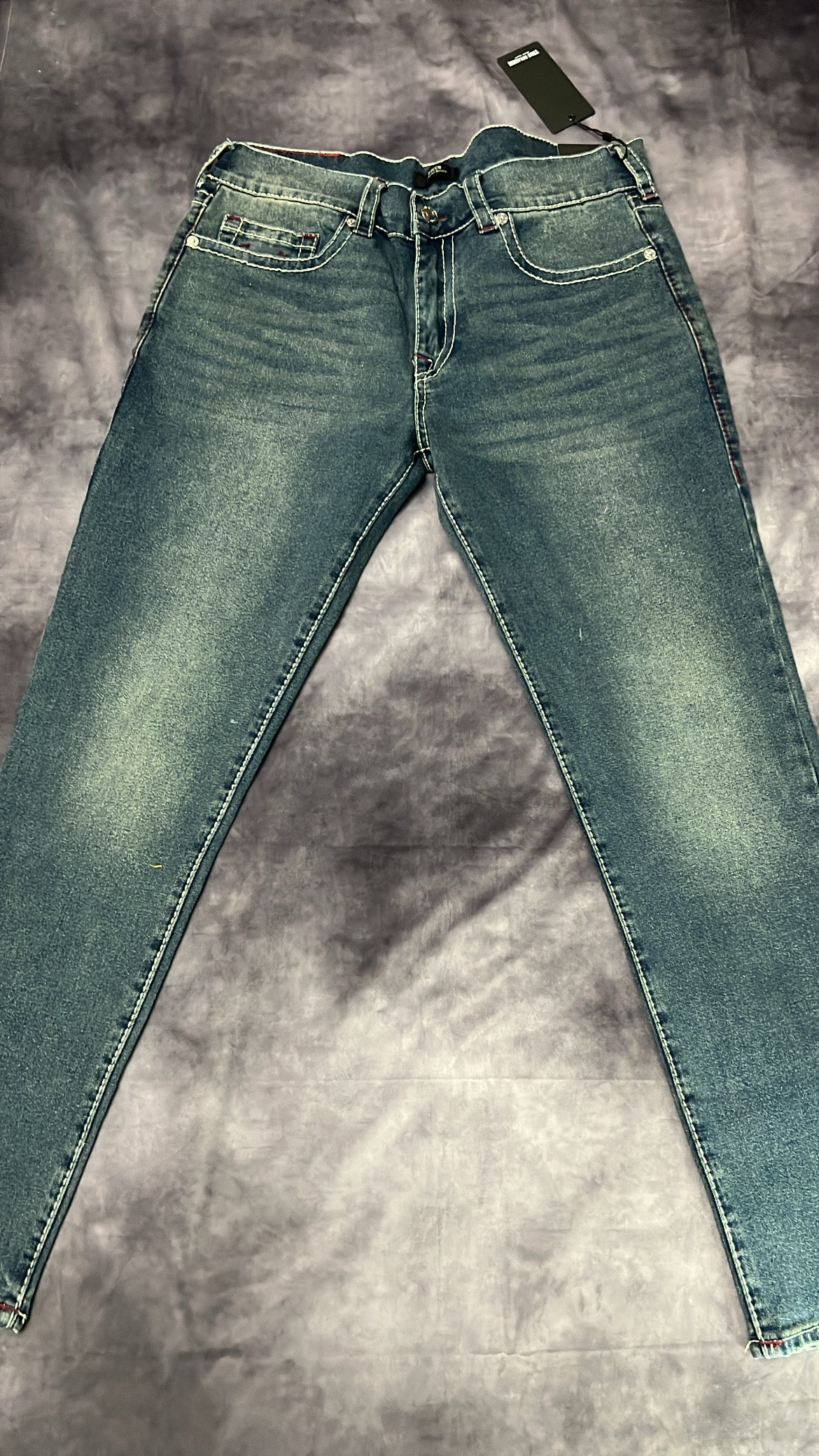 Pantalón TRUE RELIGION Corte Rocco Skinny
Relaxed