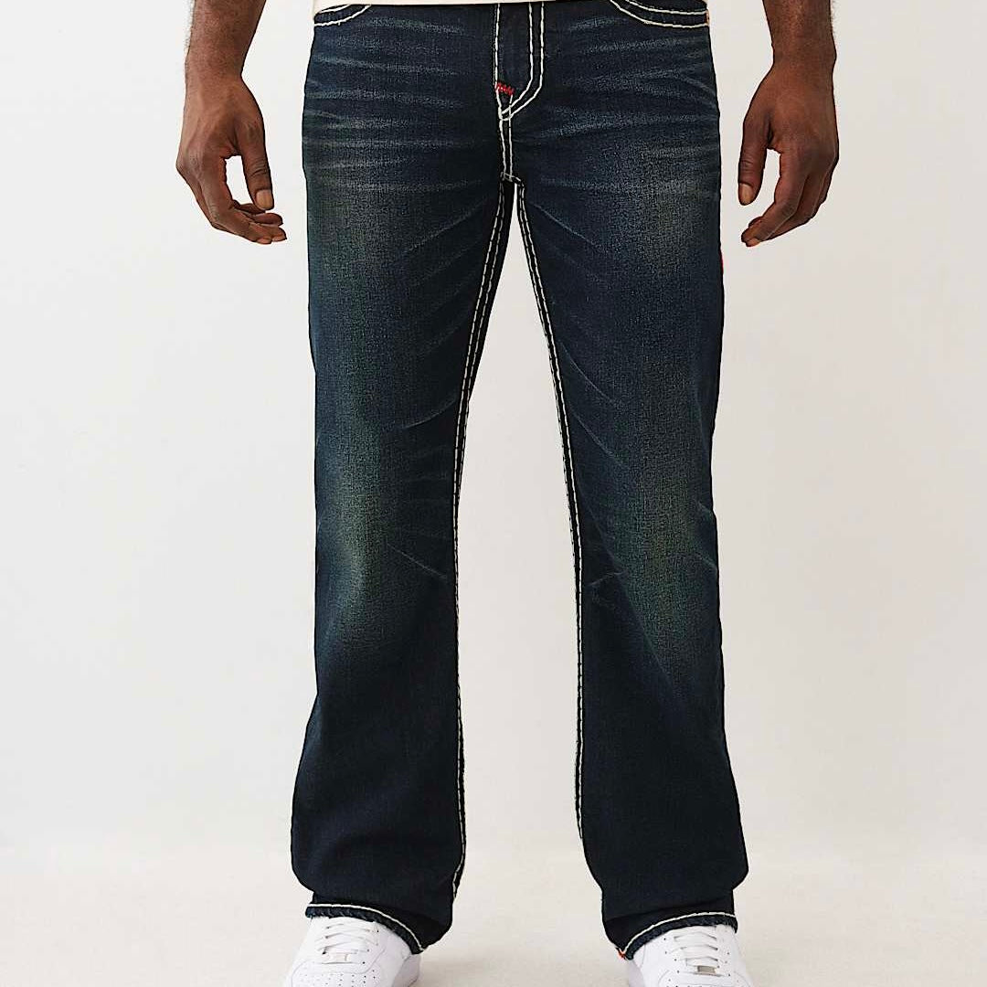 TRUE RELIGION
Corte Billy
Relaxed Bootcut