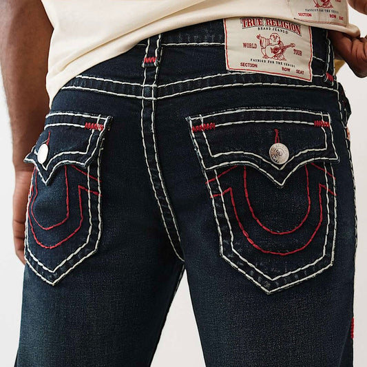 TRUE RELIGION
Corte Billy
Relaxed Bootcut