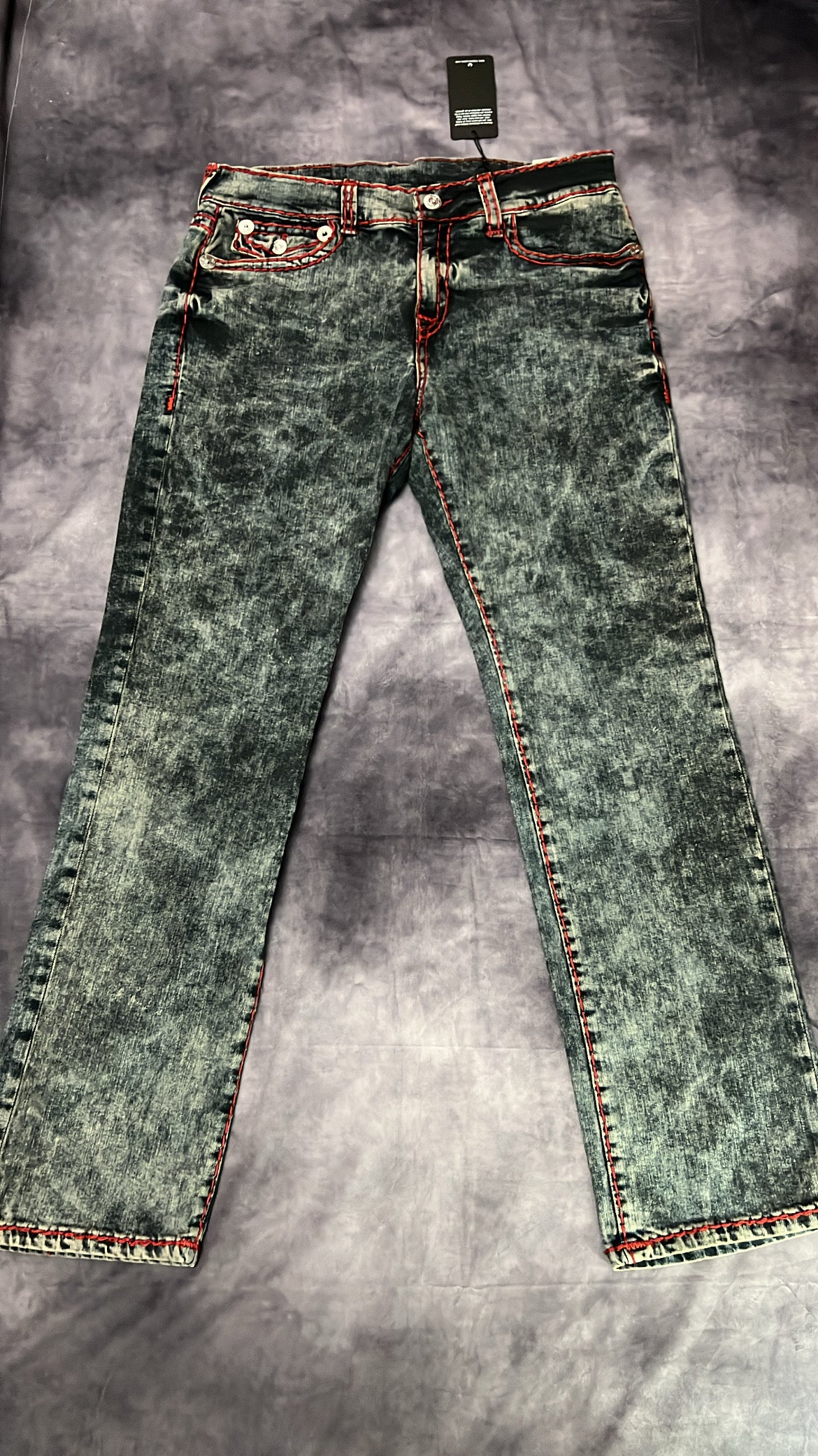 Pantalón TRUE RELIGION Corte Rocco Relaxed
Skinny