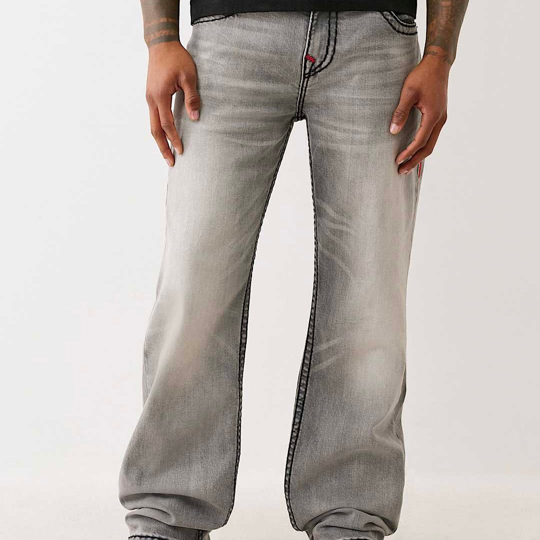 TRUE RELIGION
Corte Bylly
Relaxed Bootcut