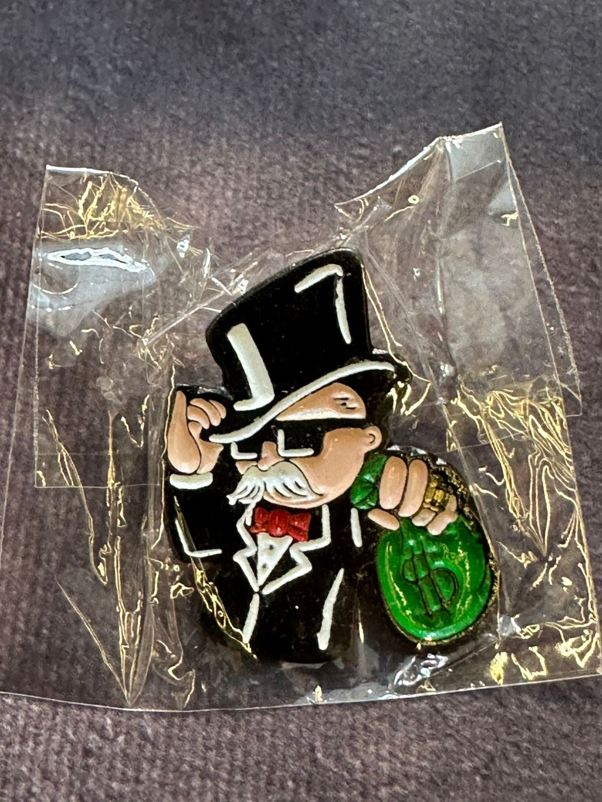 Pin metálico