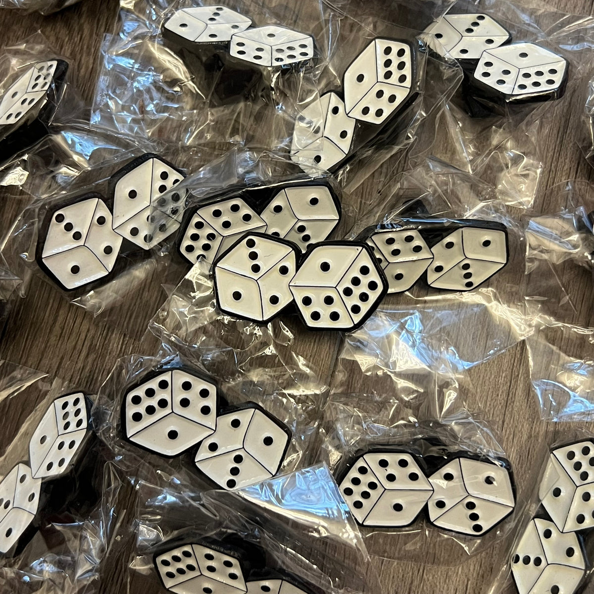 Pin metálico