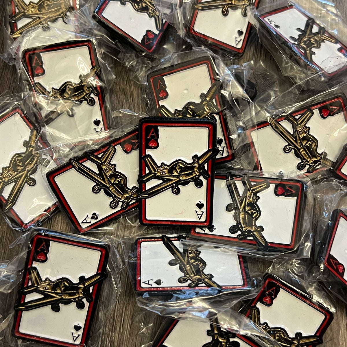 Pin metálico