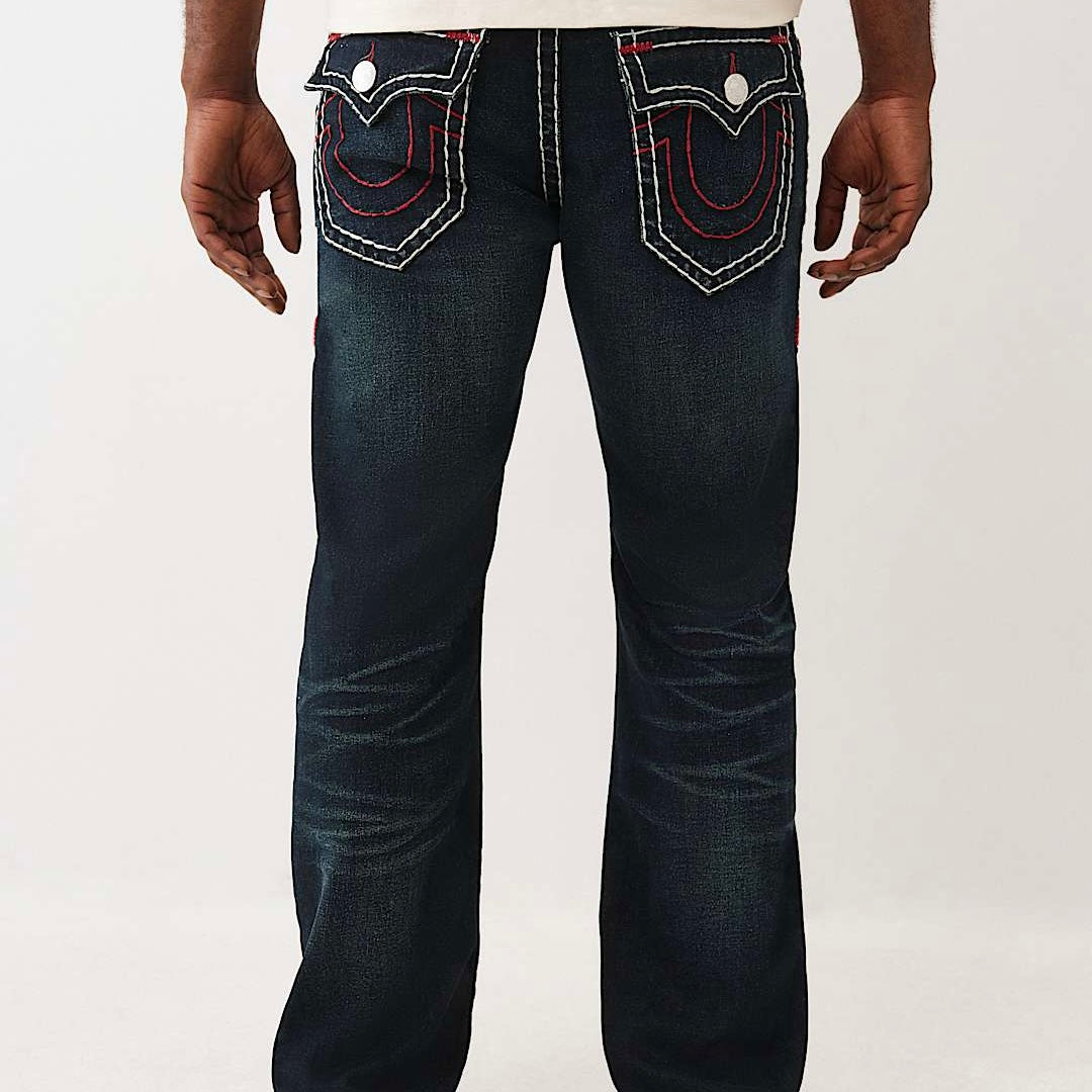 TRUE RELIGION
Corte Billy
Relaxed Bootcut